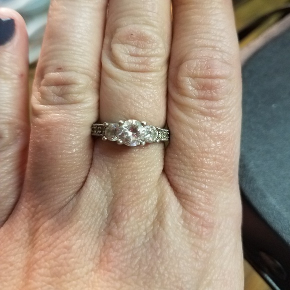 Ring - Picture 1 of 2